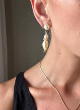 Load image into Gallery viewer, Vintage Pearl Drop Earrings