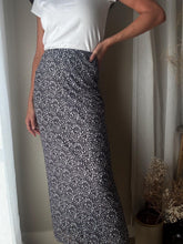 Load image into Gallery viewer, Vintage Versatile Black White Floral Maxi Skirt