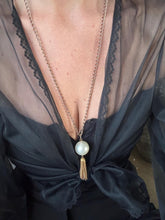 Load image into Gallery viewer, Vintage 80s 90s Long Gold Chain Peal Tassel Statement Necklace