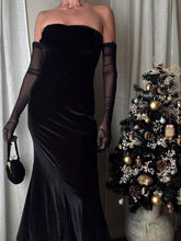Load image into Gallery viewer, Vintage Black Velvet Strapless Long Dress Gown