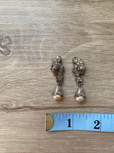 Load image into Gallery viewer, Vintage 90s Silver Pearl Drop Earrings