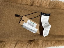 Load image into Gallery viewer, Secondhand Faux Fur Collar NWT