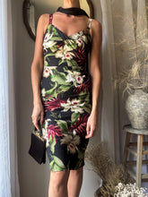 Load image into Gallery viewer, Vintage Hawaiian Floral Print Dress: Ruched Bodycon Cotton Blend