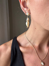 Load image into Gallery viewer, Vintage Pearl Drop Earrings