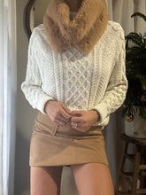 Load image into Gallery viewer, Secondhand Faux Fur Collar NWT