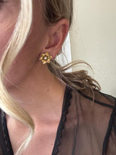 Load image into Gallery viewer, Vintage 90s Gold Flower with Pearl Center Clip On Earrings