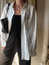 Load image into Gallery viewer, Vintage White Tommy Hilfiger Oversized Button Up Shirt