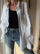 Load image into Gallery viewer, Vintage White Tommy Hilfiger Oversized Button Up Shirt