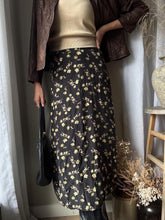 Load image into Gallery viewer, Vintage 90s 2000s Floral Black Green Beige Floral Maxi Skirt