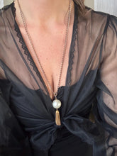 Load image into Gallery viewer, Vintage 80s 90s Long Gold Chain Peal Tassel Statement Necklace