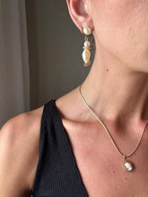 Load image into Gallery viewer, Vintage Pearl Drop Earrings