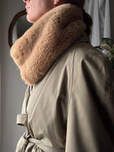 Load image into Gallery viewer, Secondhand Faux Fur Collar NWT