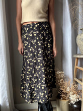 Load image into Gallery viewer, Vintage 90s 2000s Floral Black Green Beige Floral Maxi Skirt