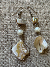 Load image into Gallery viewer, Vintage Seashell Pearl Drop Dangle Earrings
