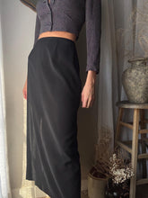 Load image into Gallery viewer, Classic Vintage Black Midi Skirt Lined
