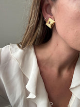 Load image into Gallery viewer, Vintage 90s Square Gold Clip On Earrings
