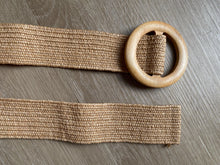 Load image into Gallery viewer, Vintage 90s Natural Thick Woven Stretchy Straw Wax Belt Wood Circle Buckle
