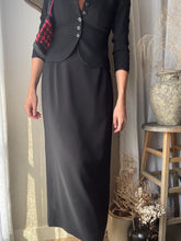 Load image into Gallery viewer, Classic Vintage Black Midi Skirt Lined
