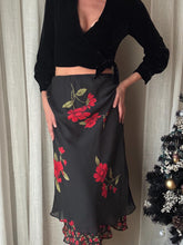Load image into Gallery viewer, Vintage 90s 2000s  Black Red Floral Flower Maxi Skirt Lined Petite
