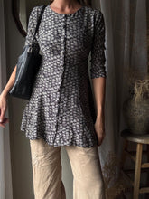 Load image into Gallery viewer, Vintage 90s Floral Long Sleeve Dress Fabric Covered Front Buttons
