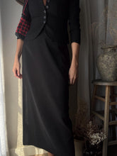 Load image into Gallery viewer, Classic Vintage Black Midi Skirt Lined

