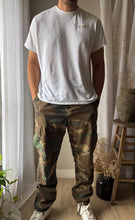 Load image into Gallery viewer, Vintage Mens Camo Camouflage Cargo Army Pants
