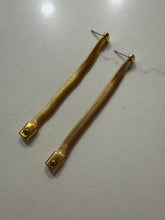 Load image into Gallery viewer, Vintage 90s Gold Tone Snake Chain Hoop Earrings
