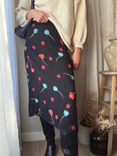 Load image into Gallery viewer, Vintage 90s 2000s  Black Bright Floral Maxi Skirt Lined
