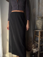 Load image into Gallery viewer, Classic Vintage Black Midi Skirt Lined
