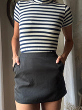 Load image into Gallery viewer, Vintage Y2K 2000s Sporty Black Mini Skirt Pockets
