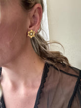 Load image into Gallery viewer, Vintage 90s  Gold Flower with Pearl Center Clip On Earrings

