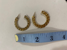 Load image into Gallery viewer, Vintage 90s Gold Style Link Hoop Earrings

