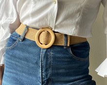 Load image into Gallery viewer, Vintage 90s Natural Thick Woven Stretchy Straw Wax Belt Wood Circle Buckle
