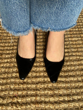 Load image into Gallery viewer, Vintage Classic Black Patent Leather Pointed Square Toe Heels
