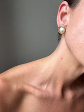 Load image into Gallery viewer, Vintage 90s Pearl Rhinestone Stud Gold Rings Earrings
