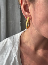 Load image into Gallery viewer, Vintage 90s Gold Tone Snake Chain Hoop Earrings
