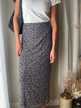 Load image into Gallery viewer, Vintage Versatile Black White Floral Maxi Skirt
