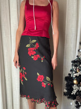 Load image into Gallery viewer, Vintage 90s 2000s  Black Red Floral Flower Maxi Skirt Lined Petite
