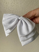 Load image into Gallery viewer, Vintage White Bow Hair Ribbon Clip
