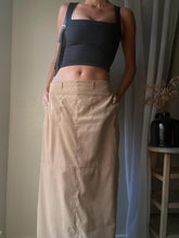 Load image into Gallery viewer, Vintage Long Low Rise Khaki Beige Maxi Skirt with Pockets
