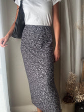 Load image into Gallery viewer, Vintage Versatile Black White Floral Maxi Skirt
