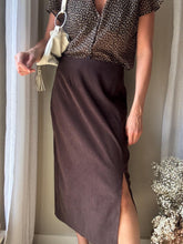 Load image into Gallery viewer, Vintage Dark Chocolate Brown Low Rise Faux Suede Long Skirt
