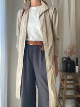 Load image into Gallery viewer, Vintage London Fog Classic BeigeTrench Coat Petite
