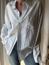 Load image into Gallery viewer, Vintage White Tommy Hilfiger Oversized Button Up Shirt
