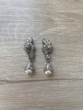 Load image into Gallery viewer, Vintage 90s Silver Pearl Drop Earrings
