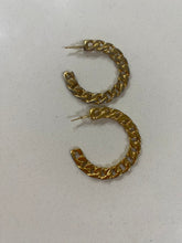Load image into Gallery viewer, Vintage 90s Gold Style Link Hoop Earrings
