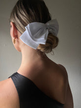 Load image into Gallery viewer, Vintage White Bow Hair Ribbon Clip

