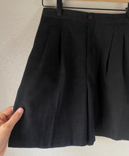Load image into Gallery viewer, Vintage Black Pleated Trouser Shorts Petite

