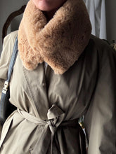 Load image into Gallery viewer, Secondhand Faux Fur Collar NWT
