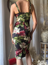 Load image into Gallery viewer, Vintage Hawaiian Floral Print Dress: Ruched Bodycon Cotton Blend
